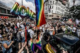 Christopher street day berlin pride celebration day 2021. Berlin Jeder Aufstand Beginnt Mit Deiner Stimme Zeit Online