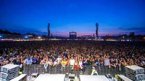 Rimandato anche quest'anno il firenze rocks, che tornerà alla visarno arena nel 2022 dal 16 al 19 giugno con ospiti d'onore i green day ed i red hot chili peppers. Il Firenze Rocks Salta Le Nuove Date Del 2022 Biglietti Orari Rimborsi Informazioni
