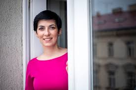 Markéta pekarová adamová je jednou z našich nejvýraznějších mladých političek. Pekarova Adamova Posilaji Me K Plotne A Rodit Deti Je Mi Jich Lito Jsou Sami Nestastni A Frustrovani Denik N