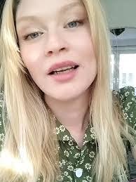 Stacey Blosser's Instagram, Twitter & Facebook