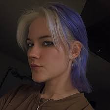 Kasey Winter's Instagram, Twitter & Facebook