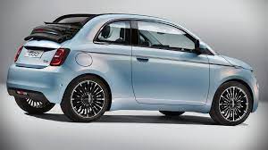 It looks like a fiat 500 all right. 2021 Fiat 500 La Prima Side Wallpaper