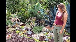 Laura Eubanks Succulent Garden Design Secrets Youtube Succulent Garden Design Succulent Landscape Design Succulent Landscaping