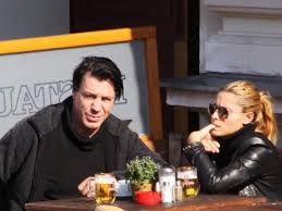 The rocker, 51, was spotted kissing and walking arm in arm with german model sophia thomalla in london this week. Love Life Of Gavin Rossdale Rossdale Is Dating Model Sophia Thomalla View Their Relationship Details Rossdale S Divorce And Children Married Biography