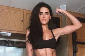 La influencer y actriz mexicana emitió recomendaciones no muy acertadas para enfrentar el maltrato doméstico y se convirtió en blanco de duras c. El Candente Baile De Barbara De Regil Que Alboroto Instagram
