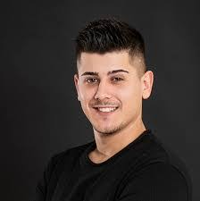 Chris Breheny's Instagram, Twitter & Facebook