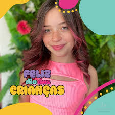 Patricia Mello's Instagram, Twitter & Facebook