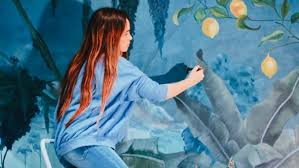 She toured different atelieres of colleagues, from whom she learned the different techniques and styles, to work with tones and textures. Florencia Aise La Artista Mendocina Que Conmueve Al Mundo Con Sus Obras Revista Area Tres