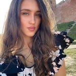 Jacquelyn Swanson's Instagram, Twitter & Facebook