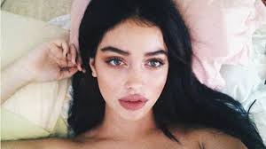 Đổi đời nhờ một lần được người nổi tiếng… khen xinh