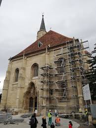 Huedin este o localitate în județul cluj, cu o populație de 8977 locuitori. Ziua De Cluj A Inceput Demontarea Schelelor De Pe FaÈ›ada VesticÄƒ A Bisericii Sf Mihail Din Cluj