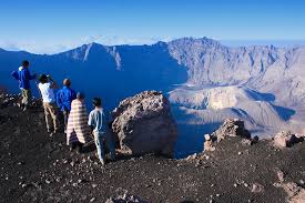 Romi & the jahats untuk melihat on the spot erupsi gunung raung halo all.biar channel ini tetap aktif untuk sementara saya akan. Gunung Raung Bondowosotourism