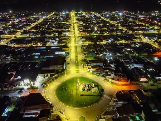 CEB investe R$ 21 milhões e conclui 86 obras de iluminação pública em 21  regiões do DF A CEB Iluminação Pública e Serviços (CEB IPes) concluiu 86  obras em 21 regiões administrativas do Distrito Fed
