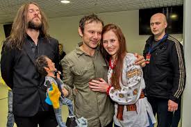 Святослав вакарчук понад усе (оранжерея 2021). Svyatoslav Vakarchuk Obzavelsya Svoej Mini Kopiej Novosti Odessy