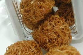 Potongan dada ayam filet berbalut tepung garing dan renyah, serta rasanya yang gurih, membuat shihlin sangat digemari lidah orang indonesia. Ada Yang Menyebutnya Kue Cakar Ayam Ada Juga Yang Menyebutnya Kue Kremes Kalau Di Daerahmu Namanya Apa Semua Halaman Bobo