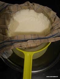 Fromage Frais Fait Maison Type Carre Frais Rapide Et Facile A Faire Recette Fromage Fait Maison Fromage Maison Fromage