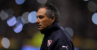 Últimas noticias, cuando y a qué hora juega independiente. Holan Ya No Es Dt De Independiente Llega Beccacece