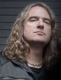 Dave Ellefson (Megadeth), molesto porque “bajistas no profesionales” le  "echan mierda todo el tiempo" por tocar el bajo con púa