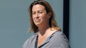 Alanis nadine morissette was born on june 1, 1974, in ottawa, canada. Alanis Morissette So Hatten Wir Die Ironic Sangerin Fast Nicht Erkannt