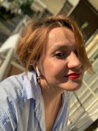 Adele Marano's Instagram, Twitter & Facebook