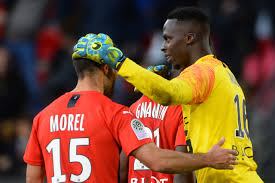 Édouard osoque mendy (born 1 march 1992) is a professional footballer who plays as a goalkeeper for premier league club chelsea and the senegal national team. Chelsea Make 2nd Bid Worth 20m For Rennes Goalkeeper Edouard Mendy Get French Football News