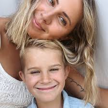 Kayla Roper's Instagram, Twitter & Facebook