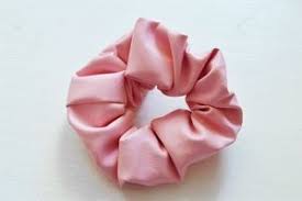 Tutorial membuat ikat rambut (scrunchie) dari bahan kain. Diy Tutorial Membuat Ikat Rambut Scrunchie Dari Bahan Kain
