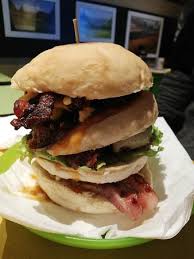 Avevo pensato ad un timballo al forno, poi l'idea di fare questi hamburger di miglio e verdure mi è piaciuta di più. Hamburger Triplo Picture Of Miglio Verde Amburgeria E Dispensa Chiavari Tripadvisor