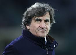 🗣️💬 “Ricci l'ho venduto a pochissimo 😤💸… perché lui ha un procuratore  🎩✨ che si muove come un illusionista 🪄😶‍🌫️. Ci sono dei momenti in cui  sembra che un giocatore