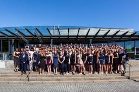 Deutsch diese domain wurde soeben freigeschaltet. Gymnasium Im Schloss Abiturienten 2019 Regionalheute De