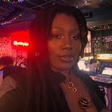 Liz Barfoot-Franks (@Little_Lizzie92)