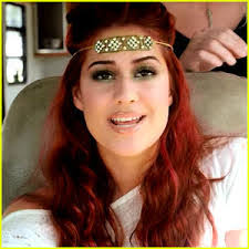 Nikki Williams's Instagram, Twitter & Facebook