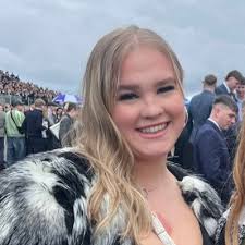 Olivia (@oliviaeharrisx)