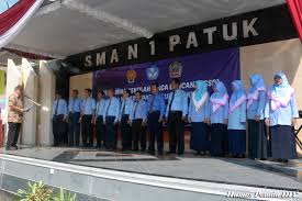 13 tim relawan kelompok siaga bencana/ pengurangan risiko bencana berbasis masyarakat atau tim relawan penanggulangan bencana adalah kelompok di tingkat desa yang menjadi pelopor atau penggerak kegiatan pengurangan risiko bencana. Pelatihan Menghadapi Bencana Wajib Dimunculkan Dan Dibiasakan Berita Portal Pemda Diy