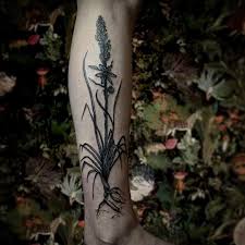 However, an important group of sensitizers are the black henna tattoos. Caroline Vitelli