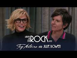 In The Latest Episode Of Her Funny Or Die Web Series Under A Rock Comedian Tig Notaro Attempts To Figure Out Who Her G With Images Julie Bowen Celebrity Interview Bowen