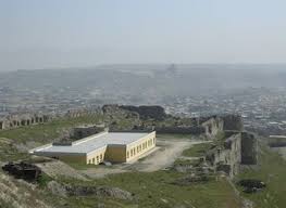 The 10 best landmarks near Qale'H-Ye ...