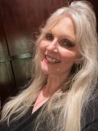 Linda Cashion's Instagram, Twitter & Facebook