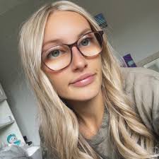 Looking for a handy man who could hang up some shelves for me (brick walls)  and build a desk for my daughter Thank you