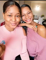 Vinn konnen yon ti kal de nou😇➡️Tryphose Georges se li ki pwenti bouch li  men pa enkyetew li ki pi piti. ➡️Karen Georges se li kap ri an li pi gran li