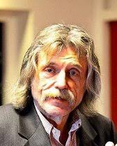 He played professional football between 1966 and 1978 for five clubs: Bol Com Johan Derksen Boeken Kopen Kijk Snel
