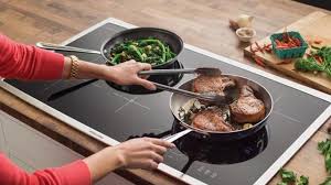 Dan kompor induksi ini sangat serbaguna karena memang dirancang khusus bagi anda untuk memudahkan berbagai masakan dengan sempurna. Tinggal Di Apartemen Enaknya Pakai Kompor Induksi Atau Kompor Listrik Lifestyle Liputan6 Com