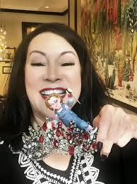 Bonnie Cage's Instagram, Twitter & Facebook