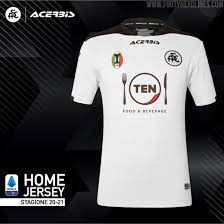 Fondata nel 2008 come associazione sportiva dilettantistica spezia calcio 2008, porta avanti la tradizione sportiva iniziata nel 1906 oon la costituzione della sezione calcistica dello sport club spezia, cui sono seguite varie rifondazioni e. Spezia Calcio 20 21 Heim Auswarts Ausweichtrikots Veroffentlicht Serie A Debut Nur Fussball