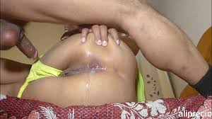 Éjaculation anale dans le cul étroit dune jeune belle-fille, soumise et  tranquille | xHamster