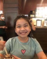 Andi Gonzalez's Instagram, Twitter & Facebook