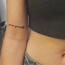 The placement of your tattoo is entirely up to you, though for a first time, you might want to stick with an area of the body that is the least painful to tattoo, like the forearm, and. Pin En Tattoo Studio