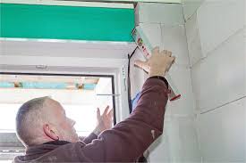 Nehmen sie hierfür zwei holzkeile zur hand, auf die. Fenster Fachmannisch Einbauen Die Besten Tipps