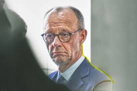 Friedrich Merz schaut erschöpft