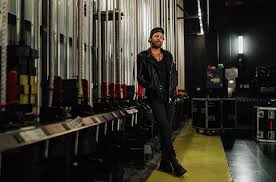 Makin' Tracks: Kip Moore Breaks Down New Hit 'She's Mine'